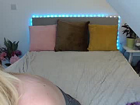 nicolelinharts Cam