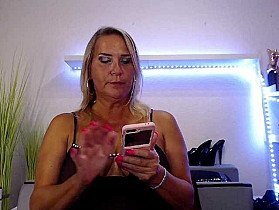 JuliaPink Cam