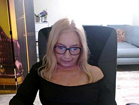 BlondeSofia Cam