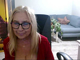 BlondeSofia Cam