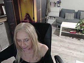 BlondeSofia Cam