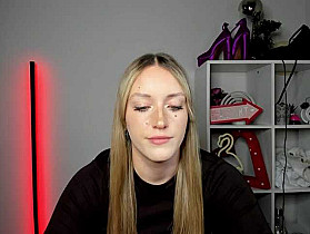 EvelynBlond Cam