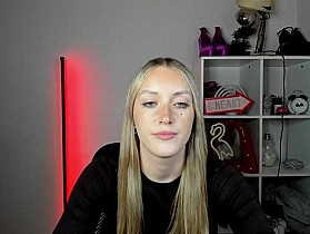 EvelynBlond Cam