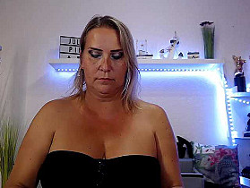 JuliaPink Cam