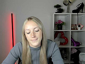 EvelynBlond Cam