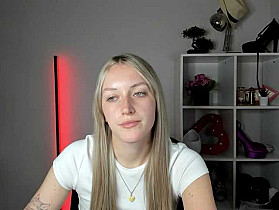 EvelynBlond Cam