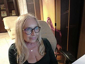 BlondeSofia Cam
