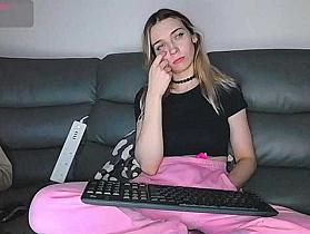 Almondmilka Cam